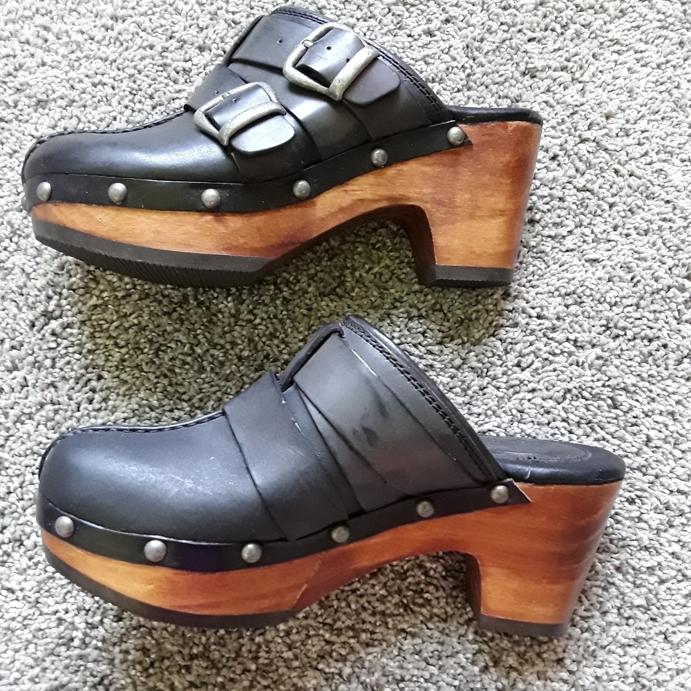 Ariat Brown Leather Women Mules Size 6B Buckle
